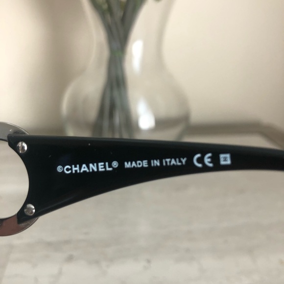 Authentic Chanel Sunglasses 🕶 - Picture 7 of 16